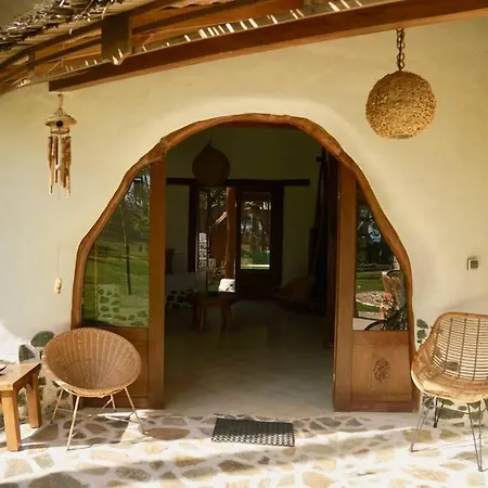 Beach-Front Sumbawa Surf House Lemonga Exterior photo