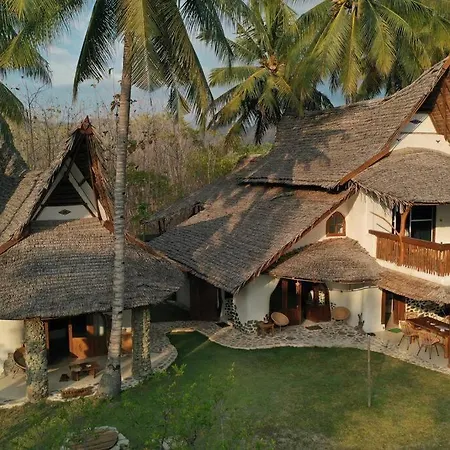 Beach-Front Sumbawa Surf House Lemonga Exterior photo