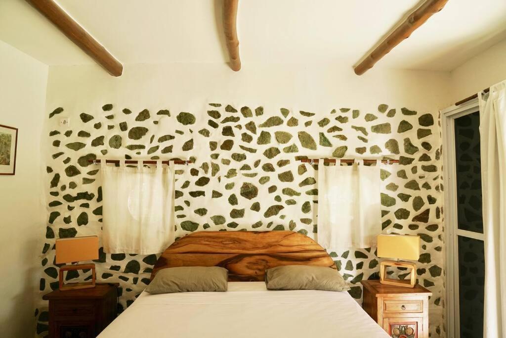 Beach-front Sumbawa Surf House Villa