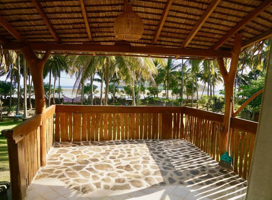 Beach-front Sumbawa Surf House
